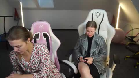 Snapshot of sheryl_elegance chatting on 09-11-25, 11:54 Sheryl online show from 09-11-25, 11:54