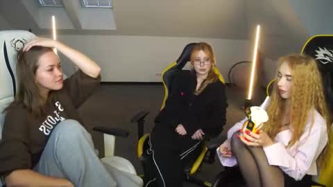 Snapshot of sheryl_elegance chatting on 10-01-25, 03:18 Sheryl online show from 10-01-25, 03:18