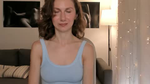 Snapshot of shesleepsnaked chatting on 06-09-26, 06:30 shesleepsnaked online show from 06-09-26, 06:30