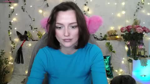 Snapshot of sheslike_firstlove chatting on 11-23-25, 01:55 Vanessa online show from 11-23-25, 01:55