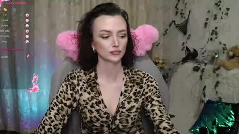 Vanessa online show from 12-18-25, 03:07