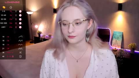 Hello guys my name is Aemilia online show from 02-11-25, 09:09