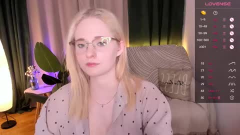 Hello guys my name is Aemilia online show from 03-04-25, 11:51
