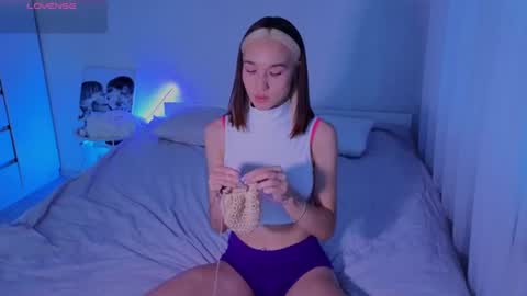 Snapshot of shey1i chatting on 06-18-26, 03:38 Sheyli online show from 06-18-26, 03:38