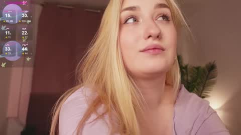 Snapshot of shine_polly chatting on 12-31-24, 10:34 Polly online show from 12-31-24, 10:34