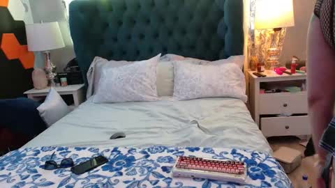 lia pnelli online show from 04-23-26, 12:34