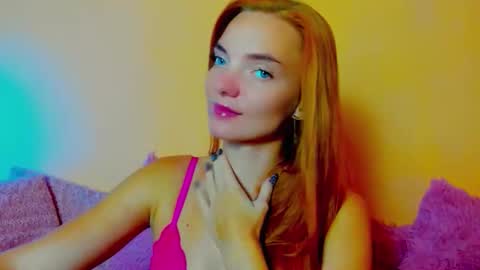 Snapshot of shinelikea_diamond chatting on 10-04-25, 06:06 Alexis online show from 10-04-25, 06:06