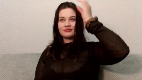 Snapshot of shinemuse chatting on 01-15-26, 09:36 Muse online show from 01-15-26, 09:36