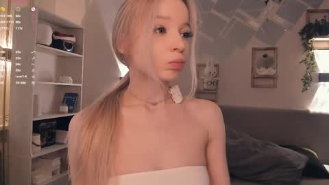 Stella  online show from 04-02-26, 09:40