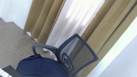 Snapshot of shiningkimmyrotme chatting on 05-24-26, 05:23 Hot Jessie online show from 05-24-26, 05:23
