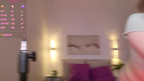 Snapshot of shiny_bell chatting on 05-04-26, 06:53 Bell 3 Next broadcast online show from 05-04-26, 06:53