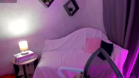 Snapshot of shiny_lisss chatting on 05-02-26, 01:32 Lisa online show from 05-02-26, 01:32