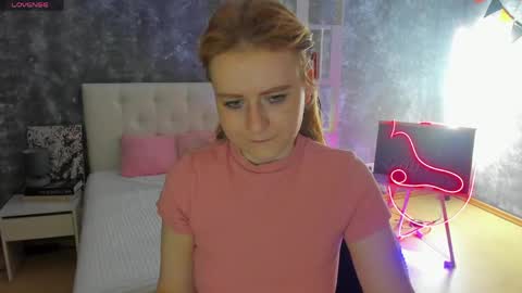 Snapshot of shiny_lisss chatting on 05-05-26, 01:46 Lisa online show from 05-05-26, 01:46