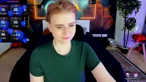 Snapshot of shiny_lisss chatting on 05-19-26, 01:56 Lisa online show from 05-19-26, 01:56