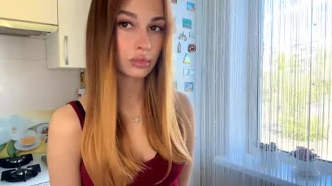 Snapshot of shirleepoma chatting on 04-28-26, 06:18 Joli online show from 04-28-26, 06:18