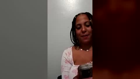 Snapshot of shockingtitz chatting on 07-21-26, 09:17 spanish princess online show from 07-21-26, 09:17