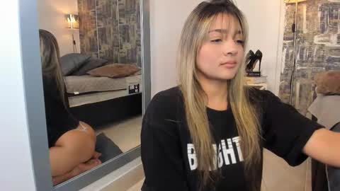 SHOFIA online show from 11-11-25, 02:50