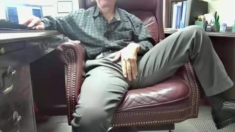 nikolas send dm for an appointment online show from 11-14-25, 01:21