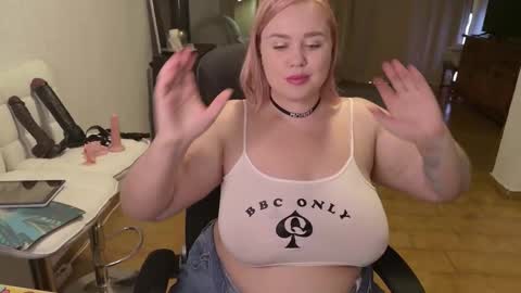 Mimi   online show from 11-29-25, 01:14