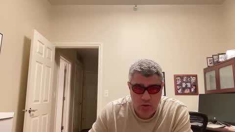 Snapshot of showmet chatting on 12-06-24, 07:21 Chicago Guy online show from 12-06-24, 07:21