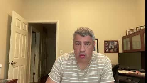 Snapshot of showmet chatting on 09-21-25, 10:22 Chicago Guy online show from 09-21-25, 10:22