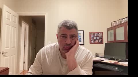 Snapshot of showmet chatting on 10-27-25, 11:41 Chicago Guy online show from 10-27-25, 11:41