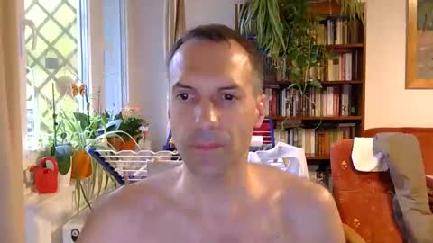 Dniel Gyrffy online show from 09-10-25, 06:13