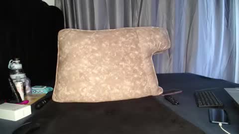 Snapshot of shugacubee chatting on 01-10-25, 07:57 EVA online show from 01-10-25, 07:57