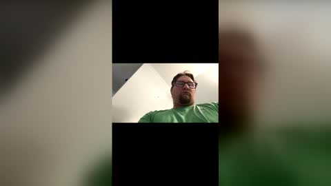 Snapshot of shweatyballs28 chatting on 02-14-26, 07:54 shweatyballs28 online show from 02-14-26, 07:54