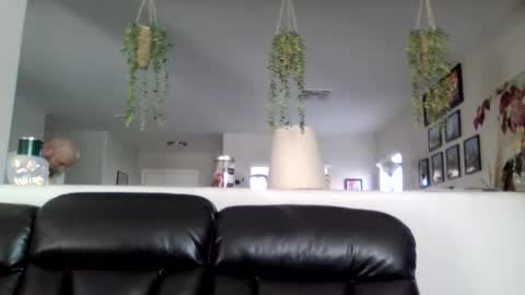 Snapshot of shwmeyours chatting on 11-08-25, 06:29 shwmeyours online show from 11-08-25, 06:29