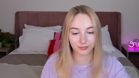 Snapshot of shy__polly chatting on 06-24-26, 12:31 Polly online show from 06-24-26, 12:31