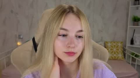 Snapshot of shy__polly chatting on 07-13-26, 12:02 Polly online show from 07-13-26, 12:02
