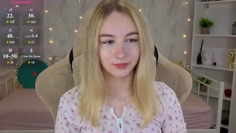 Snapshot of shy__polly chatting on 07-17-26, 12:17 Polly online show from 07-17-26, 12:17