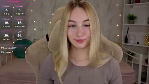 Snapshot of shy__polly chatting on 07-23-26, 12:13 Polly online show from 07-23-26, 12:13