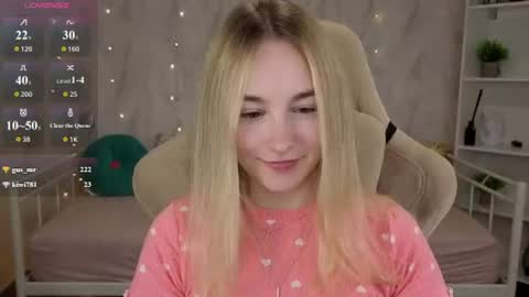 Snapshot of shy__polly chatting on 08-04-26, 12:25 Polly online show from 08-04-26, 12:25