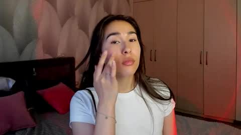 Mika online show from 12-22-25, 03:36