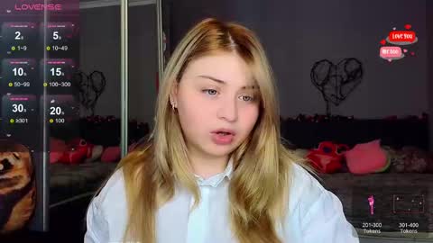 Molly online show from 02-11-25, 11:54