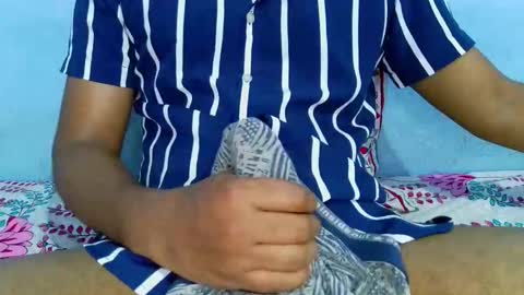 Snapshot of shy_eyes_ chatting on 02-21-25, 02:27 shyeyes online show from 02-21-25, 02:27