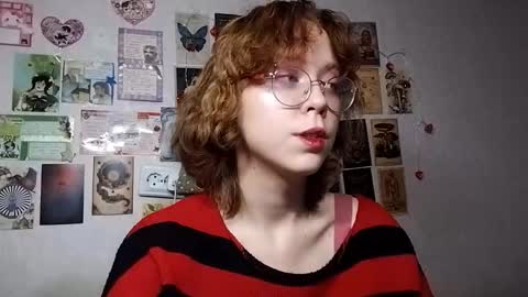Milena online show from 10-18-25, 01:23