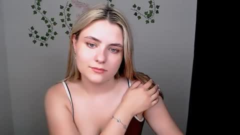 shy_sabrina_ online show from 07-13-26, 12:08