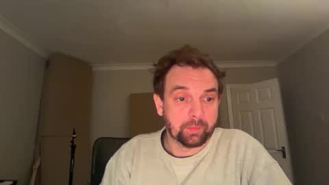 Snapshot of shyb49 chatting on 05-11-26, 10:18 shyb49 online show from 05-11-26, 10:18