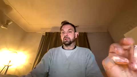 Snapshot of shyb49 chatting on 06-10-26, 10:52 shyb49 online show from 06-10-26, 10:52