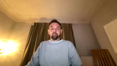 Snapshot of shyb49 chatting on 06-11-26, 02:53 shyb49 online show from 06-11-26, 02:53