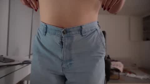 bella online show from 09-13-25, 05:07