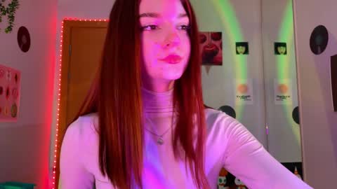 Snapshot of shybella_girl chatting on 12-05-24, 06:43 Bella online show from 12-05-24, 06:43