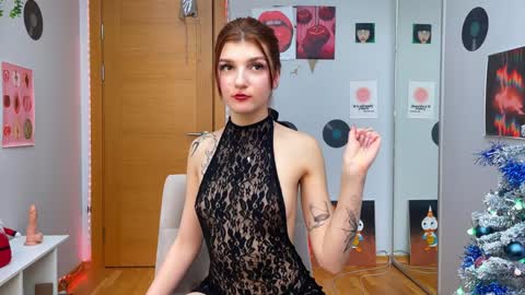 Snapshot of shybella_girl chatting on 12-18-24, 09:58 Bella online show from 12-18-24, 09:58