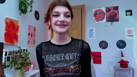 Snapshot of shybella_girl chatting on 12-27-24, 08:13 Bella online show from 12-27-24, 08:13