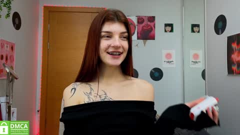 Snapshot of shybella_girl chatting on 01-20-25, 08:41 Bella online show from 01-20-25, 08:41