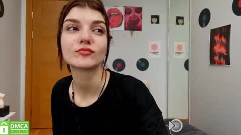 Snapshot of shybella_girl chatting on 02-20-25, 08:28 Bella online show from 02-20-25, 08:28