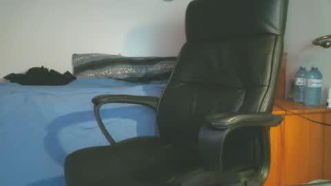 shyboyhugecum2020 online show from 10-14-25, 02:23